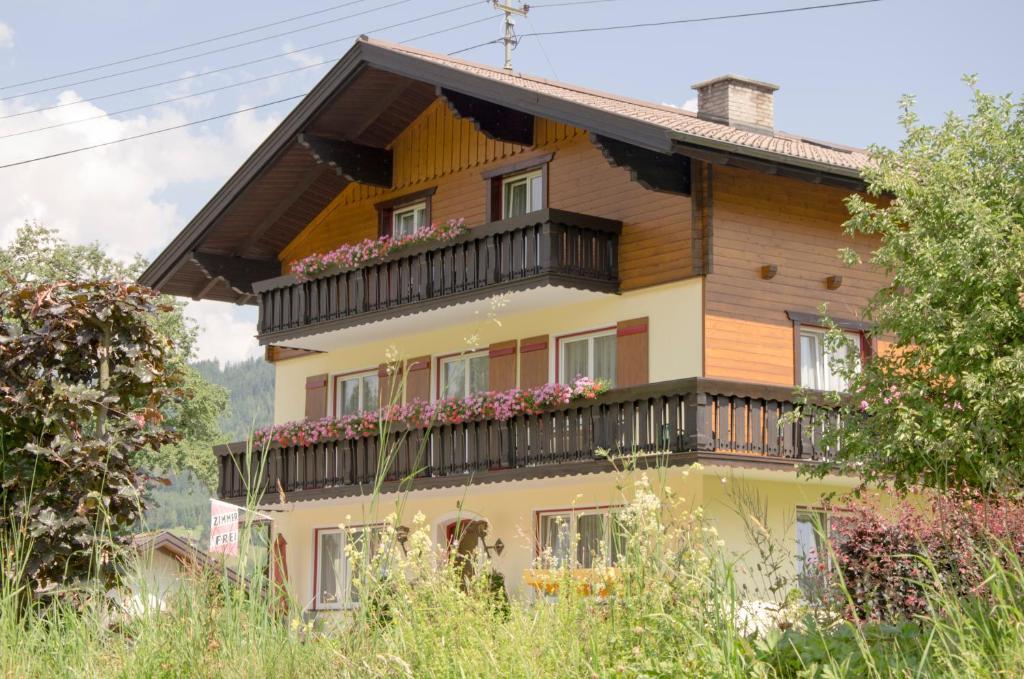 Haus Dachstein Schnitzer Hotel Eben Im Pongau Bagian luar foto